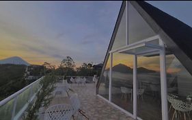 Devanora Hotel & Resto